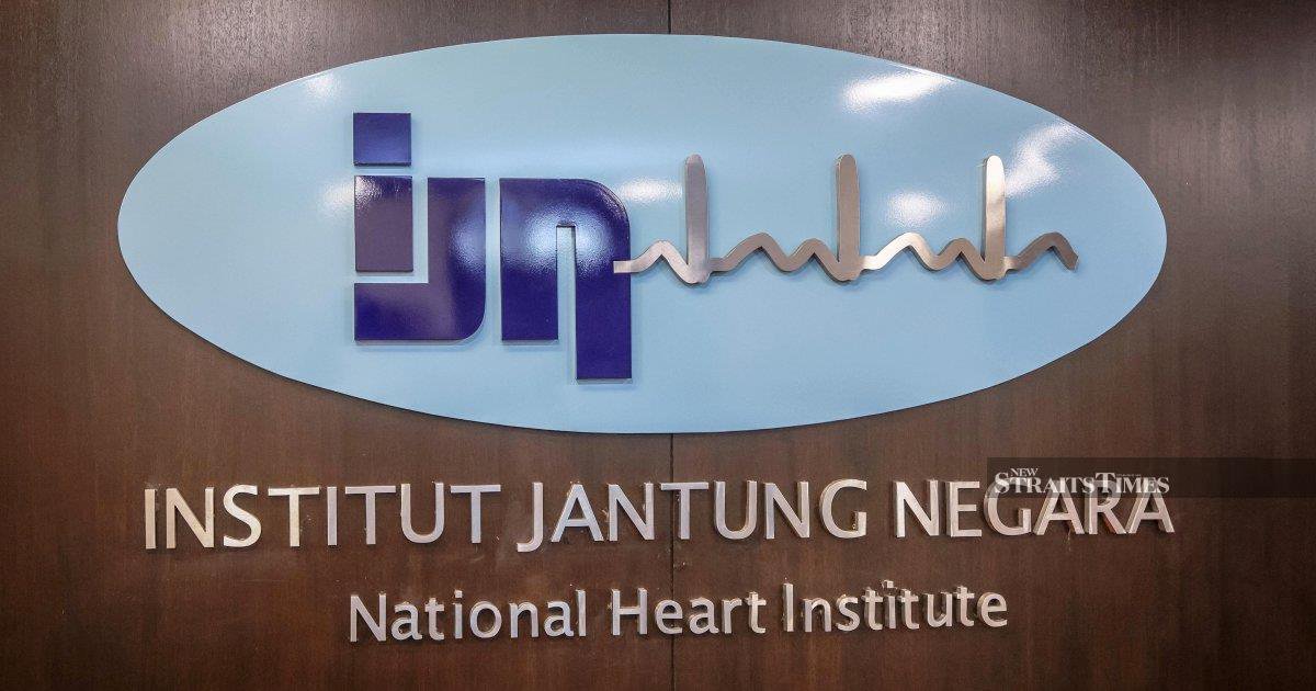 Anwar and wife visit Fadillah at National Heart Institute
