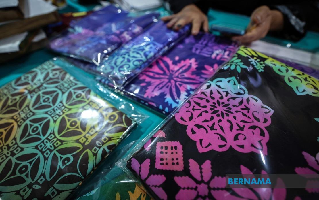 Johor Batik Finds Identity Through Heritage and Natural Elements