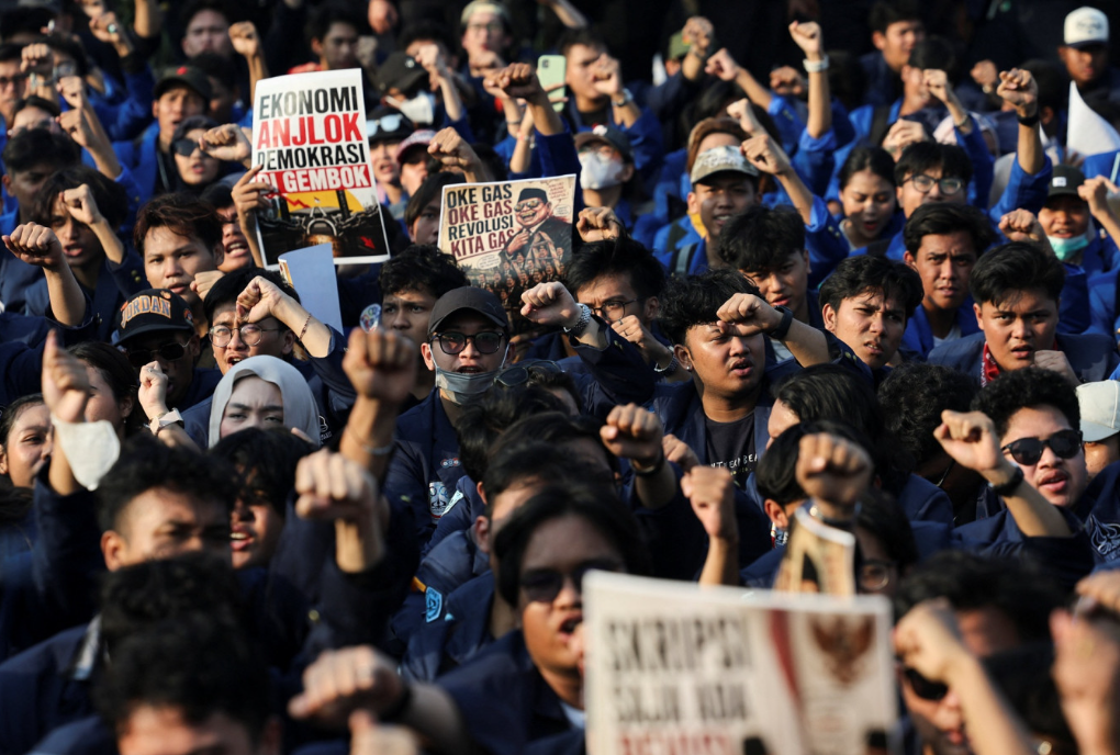 Indonesia's Free Meal Programme Sparks Competing Protests Over Costs, Safety and Corruption