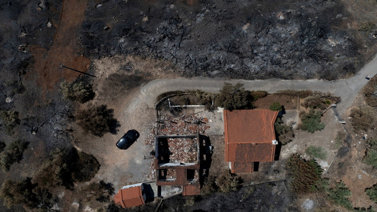 Greece Raises Wildfire Alert to Maximum as Three Regions Face Extreme Danger