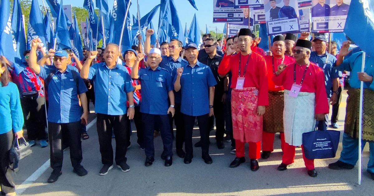 Bersatu President Joins Sahruddin's Campaign Push in Bukit Kepong Nomination Drive
