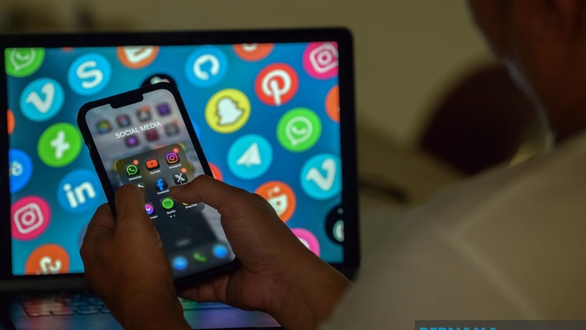 Malaysia Grapples with Balancing Online Safety Against Free Speech Rights