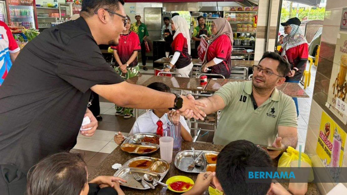 Kempas PH Candidate Pledges Skills Training and Healthcare Upgrades in Johor Poll