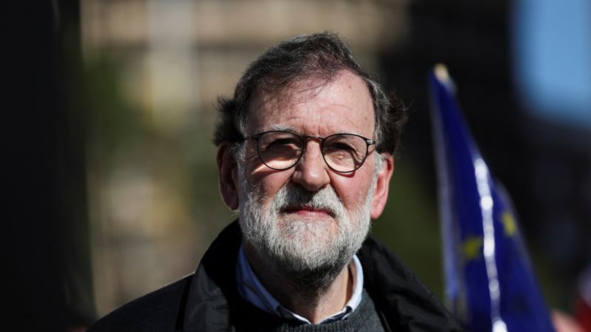 Spain apologises for Rajoy's column questioning French identity of national team