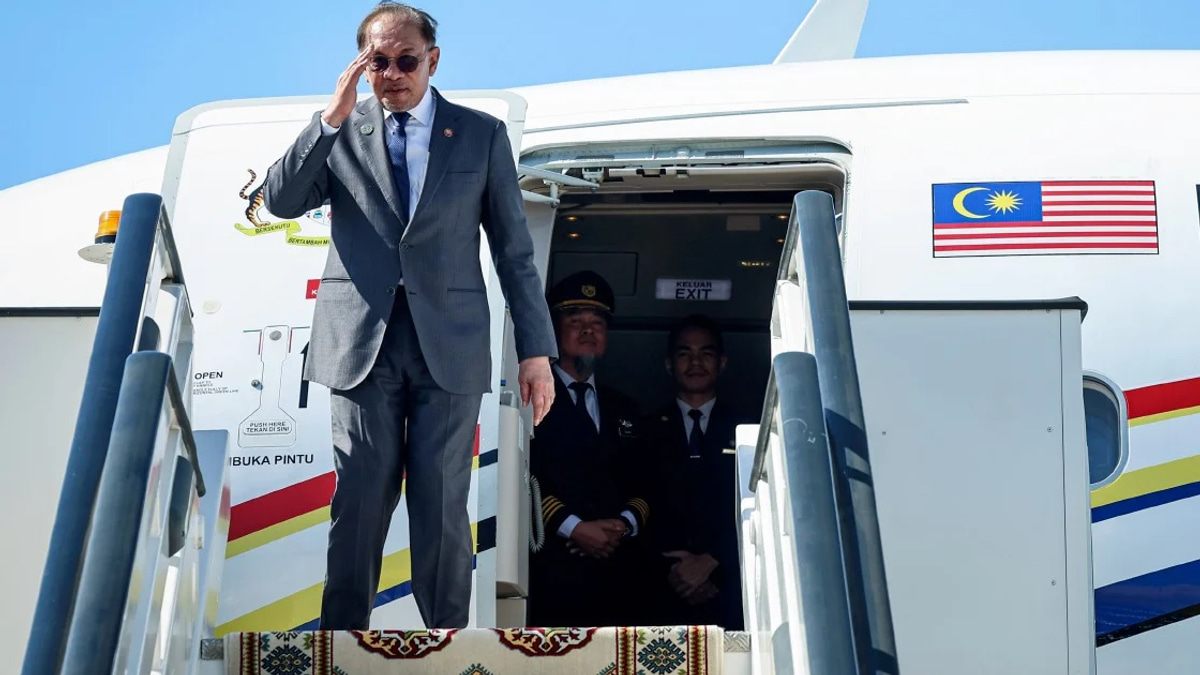 Anwar Returns to Penang Following Turkmenistan Mission to Lead Hawana and Investment Forum