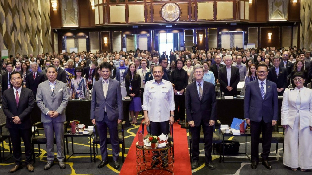 Nuclear Power Must Be Part of Southeast Asia's Energy Future, Says Anwar