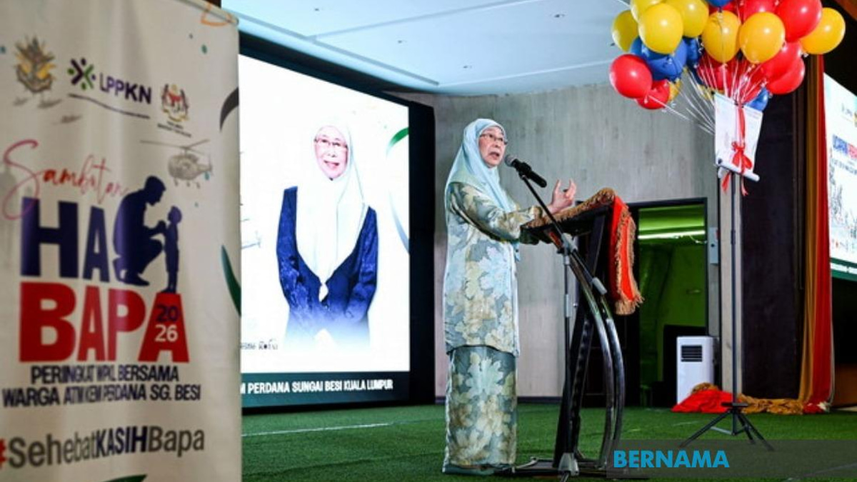 Armed Forces Fathers Need Greater Support, Says PM's Wife Dr Wan Azizah