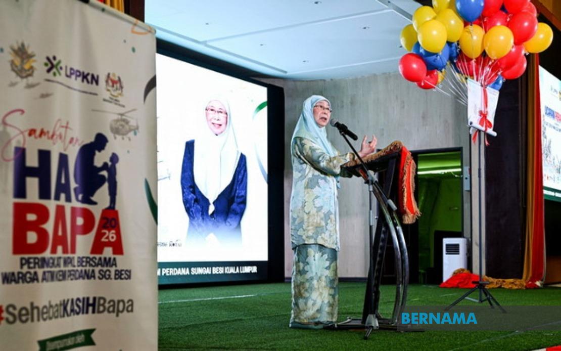 Armed Forces Fathers Need Greater Support, Says PM's Wife Dr Wan Azizah