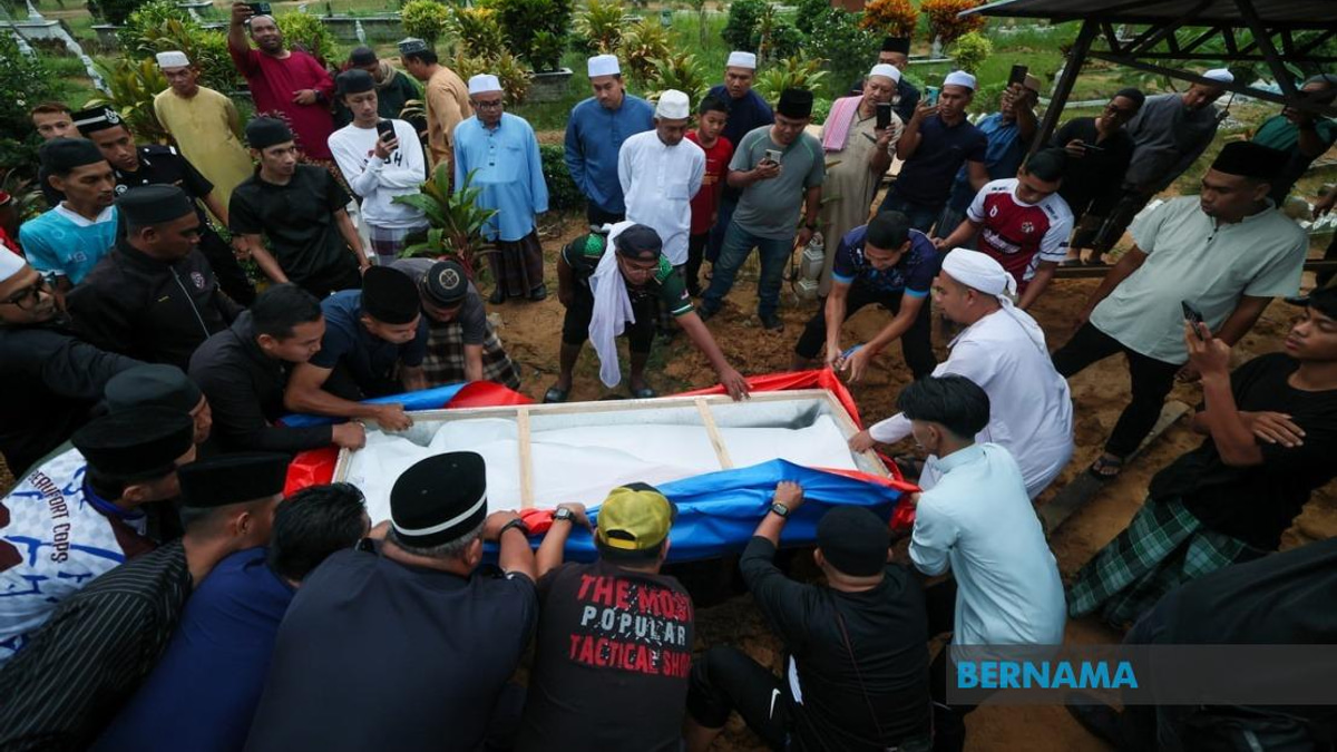 Police Corporal Mohamad Nur Hafiz Laid To Rest After Electrocution Tragedy In Sabah