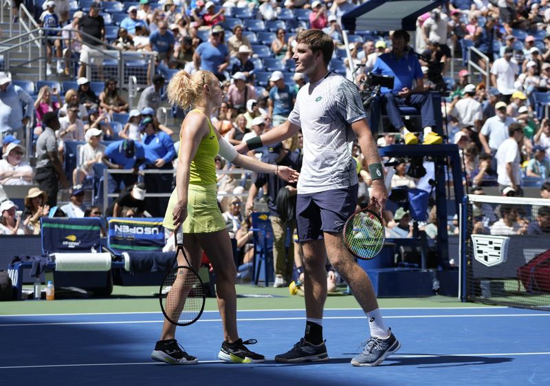 Serena Williams Makes Triumphant US Open Return with Alcaraz; Djokovic, Sabalenka Stunned