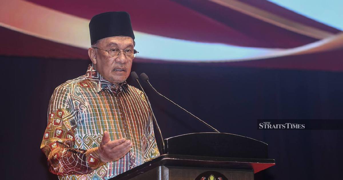 Anwar Urges Islamic Preachers to Harness Digital Tools for Broader Engagement