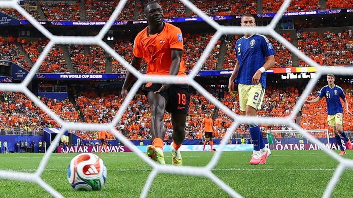 Brobbey's brace against Sweden cements claim as Netherlands' next lead striker