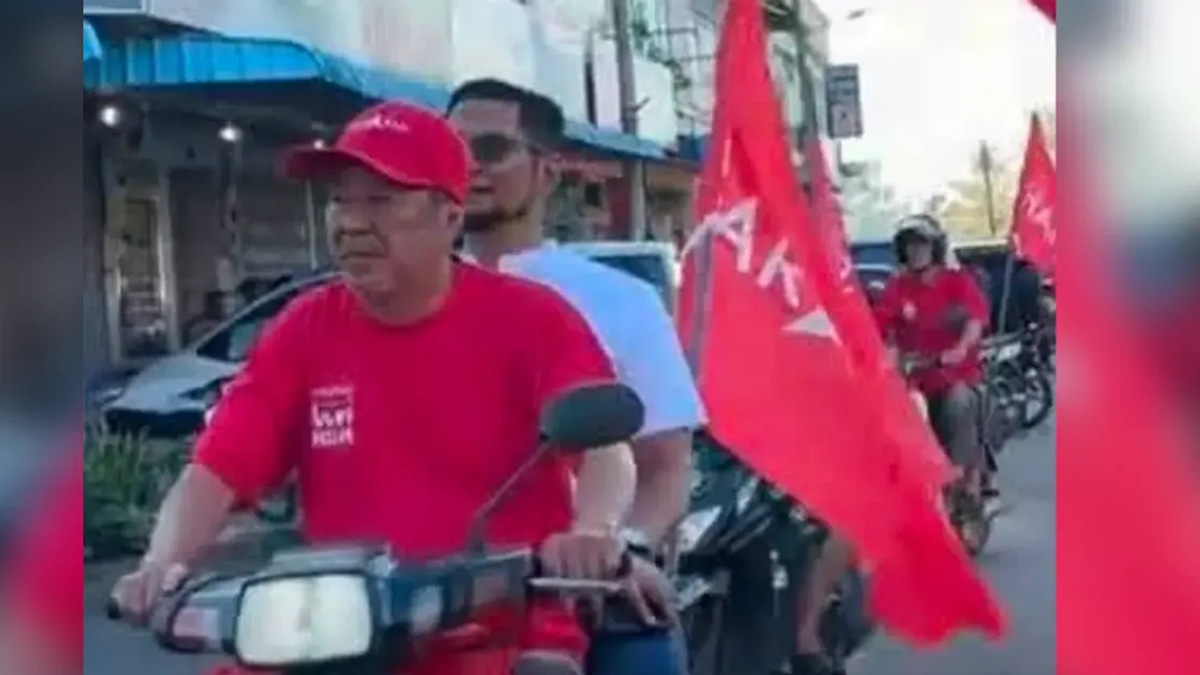 Transport Minister Loke Criticises Pakatan and DAP Officials for Flouting Helmet Laws