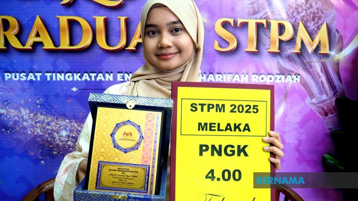 Father's Parting Words Drive Student to Perfect STPM Score