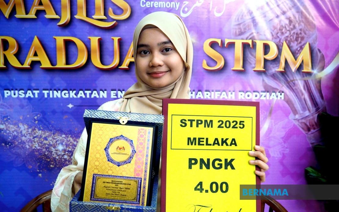 Father's Parting Words Drive Student to Perfect STPM Score