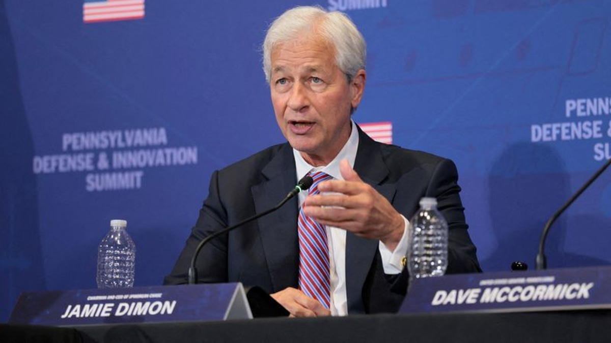 JPMorgan's Dimon spearheads corporate push to manage artificial intelligence risks across critical sectors