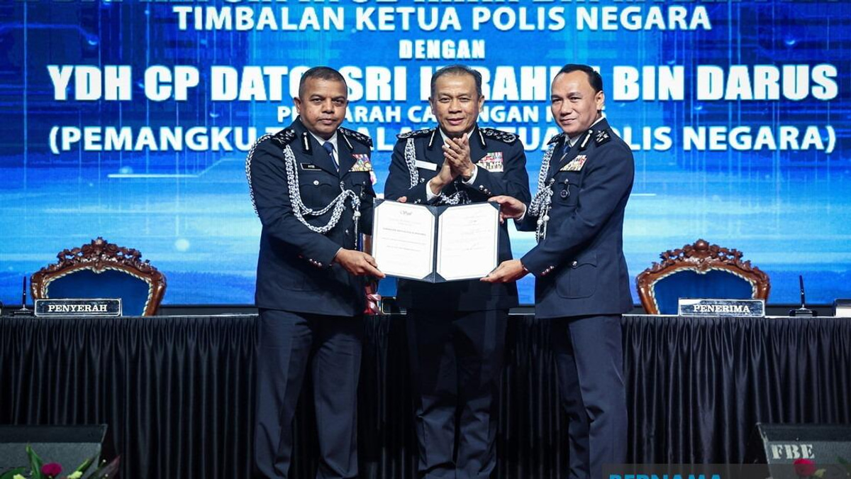 Ayob Khan Departs as Deputy Police Chief, Lauded for Steadfast Leadership and Integrity