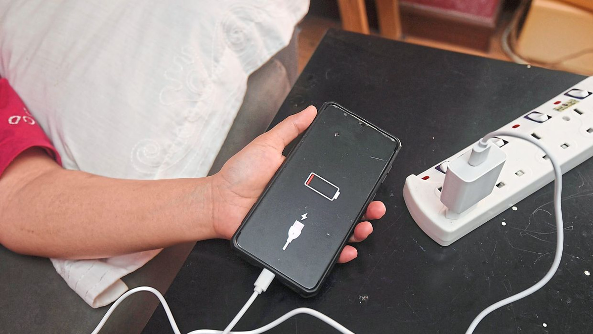 Malaysia's Fire Department Warns of RM14.2 Million in Losses from Unsafe Device Charging Over Three Years