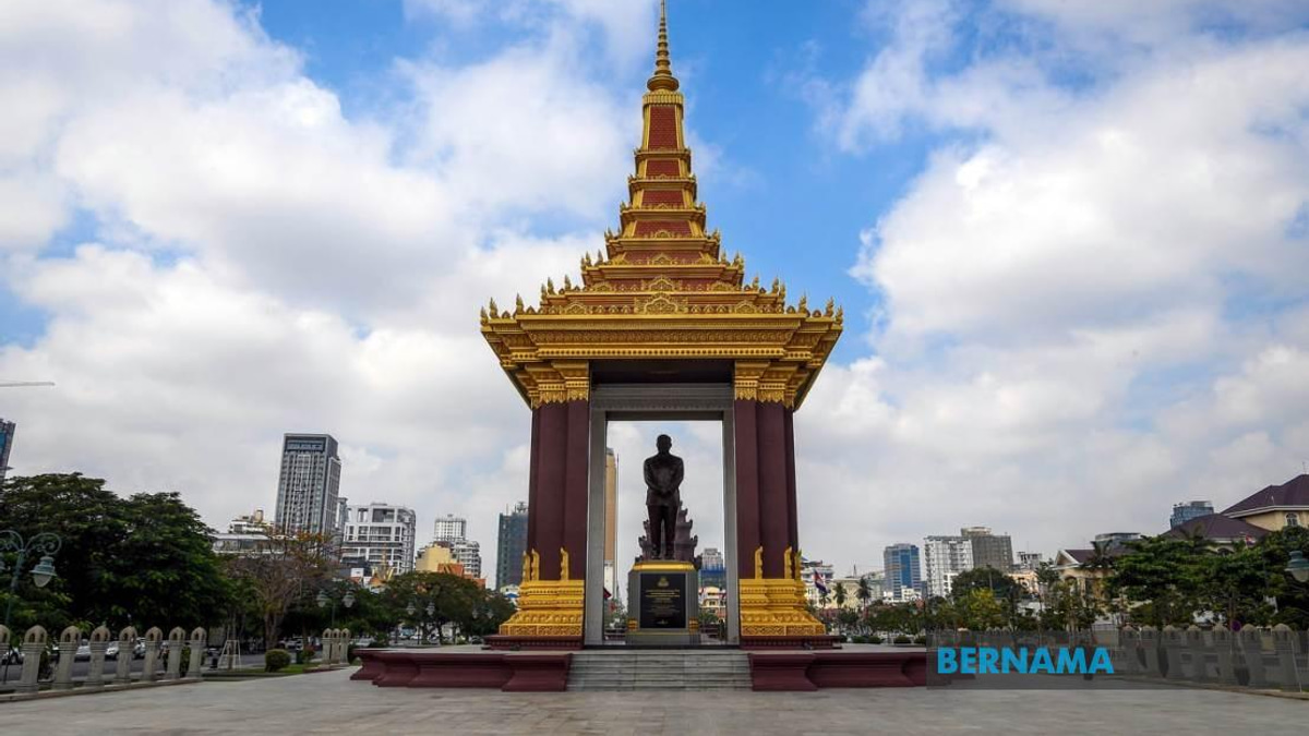 Southeast Asia's Strategic Pivot: From Geopolitical Alignment to Green Energy and Digital Frontiers