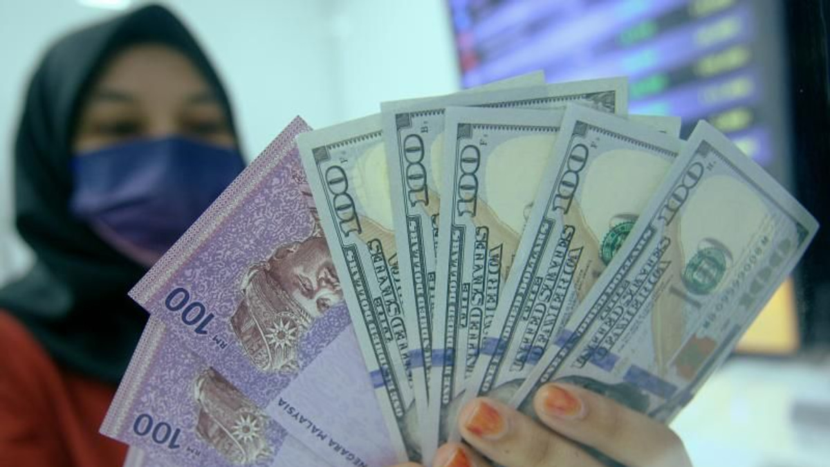 Ringgit Gains Across Major Currencies but Weakens Against Dollar Amid US Trade Tensions