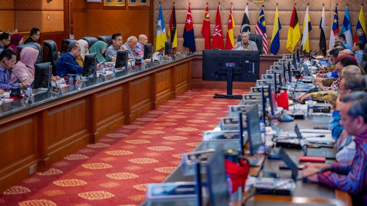 Malaysia's Cost of Living Council Charts Rice Policy Shift, Eyes Broader Food and Healthcare Support