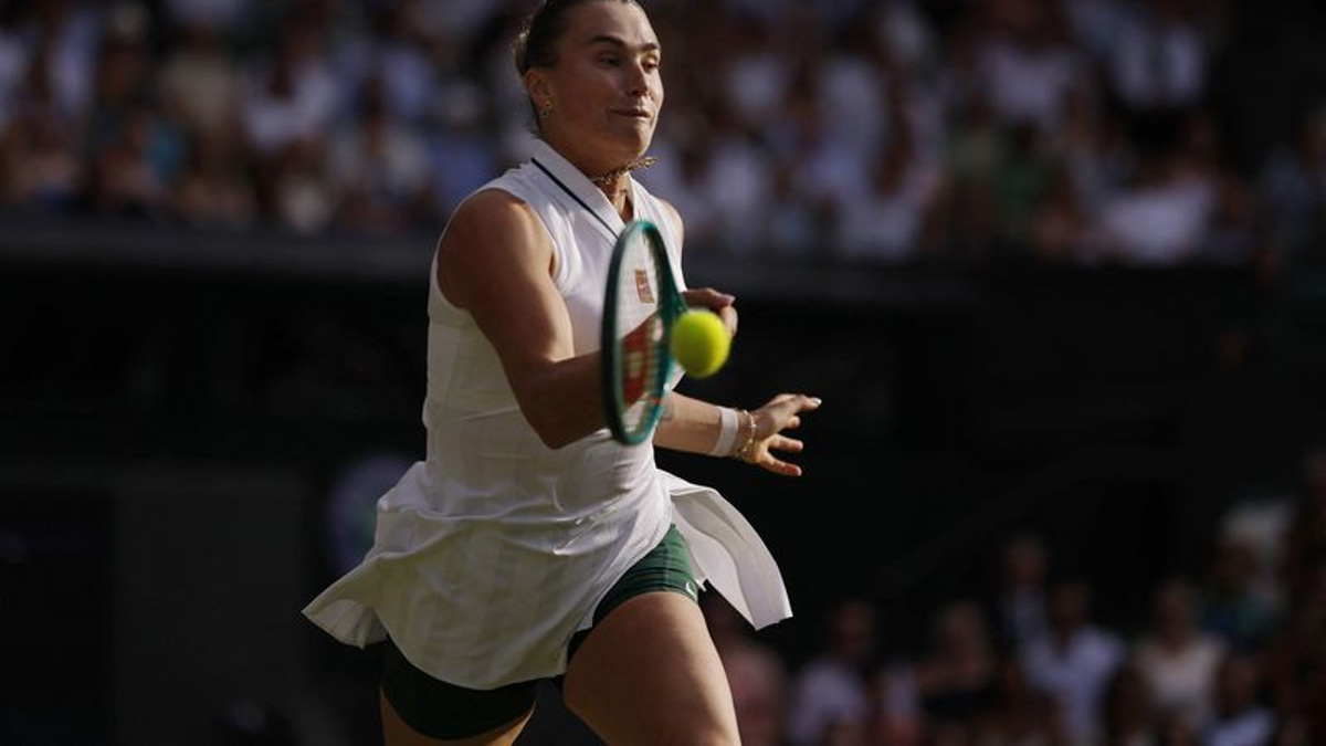 Osaka Stuns Top Seed Sabalenka to Reshape Wimbledon's Women's Draw