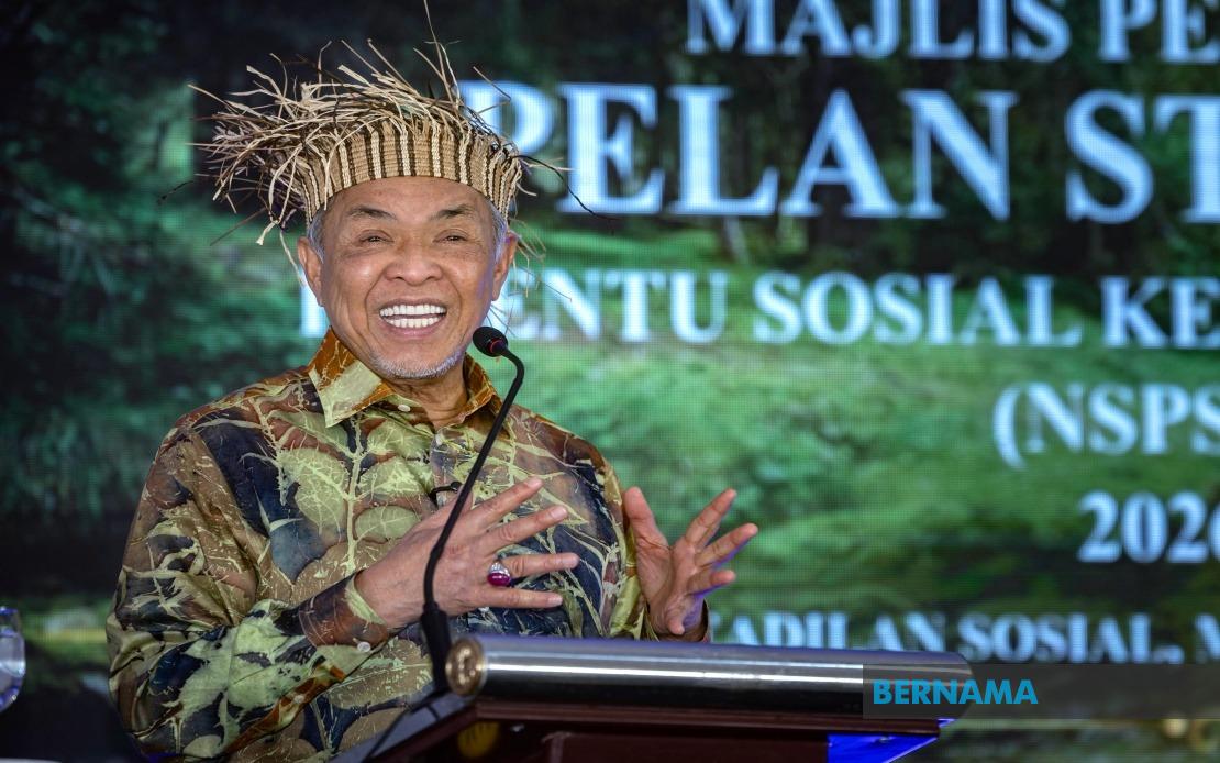 Ahmad Zahid Urges Prayers for PM Anwar's Full Recovery After Surgery
