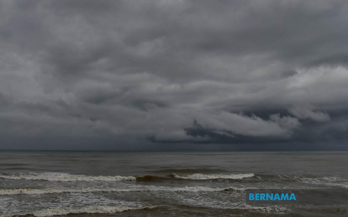 MetMalaysia Issues Severe Weather Alert as Thunderstorms Sweep Across Region