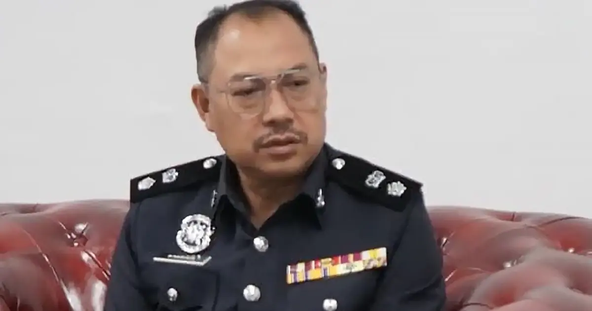 Drug suspect arrested after confronting police with parang in Jeli raid