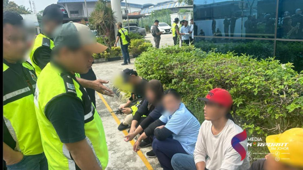 HR Officer and 80 Foreign Workers Arrested in Johor Illegal Employment Crackdown