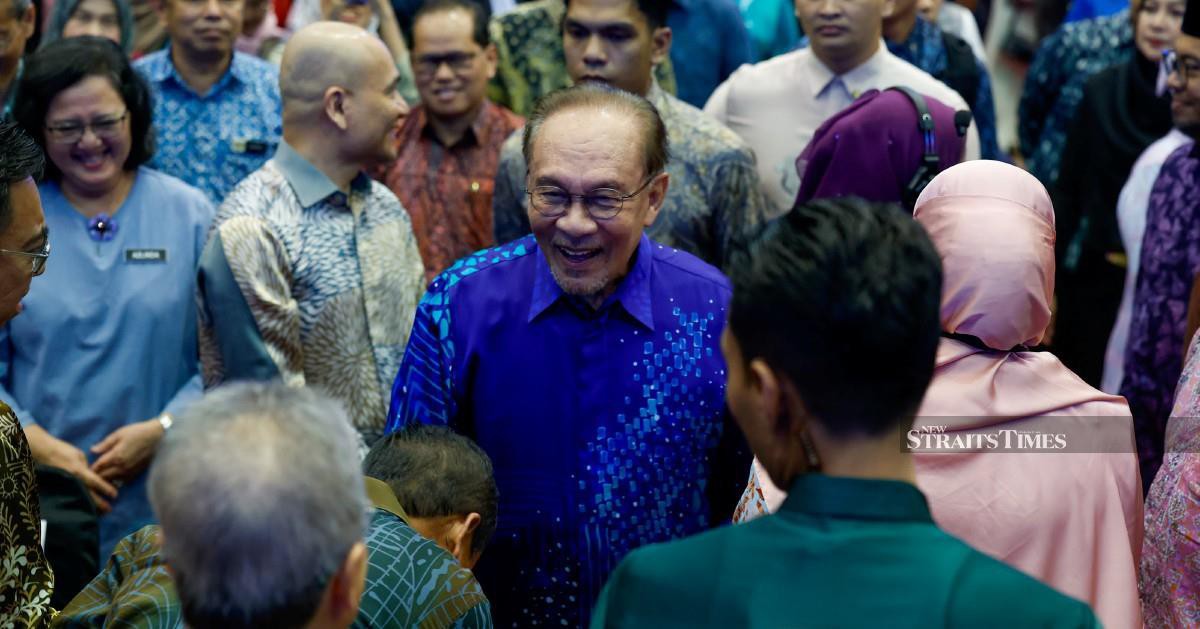 Academics Need Freedom to Defend Ideas Without Government Restrictions, Says Anwar