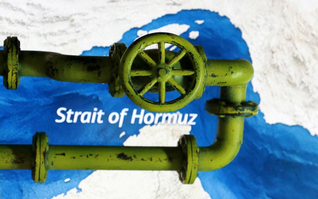 Iran's Oil Exports Grind to Halt as Sanctions and Conflict Deepen Economic Crisis