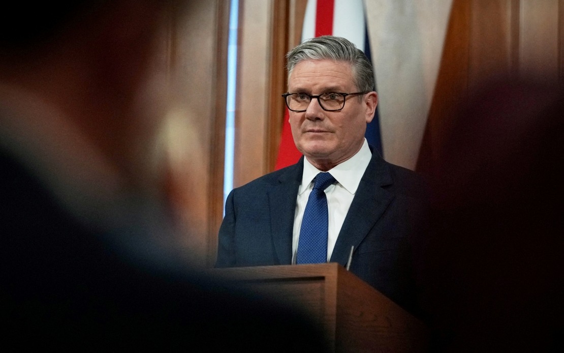 Trump Predicts UK PM Starmer's Resignation Over Immigration and Energy Policy Failures