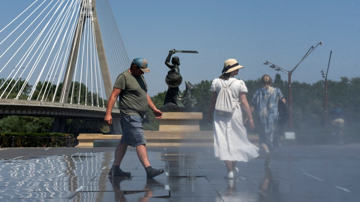 Poland Swelters as Heat Wave Shatters 105-Year Temperature Record