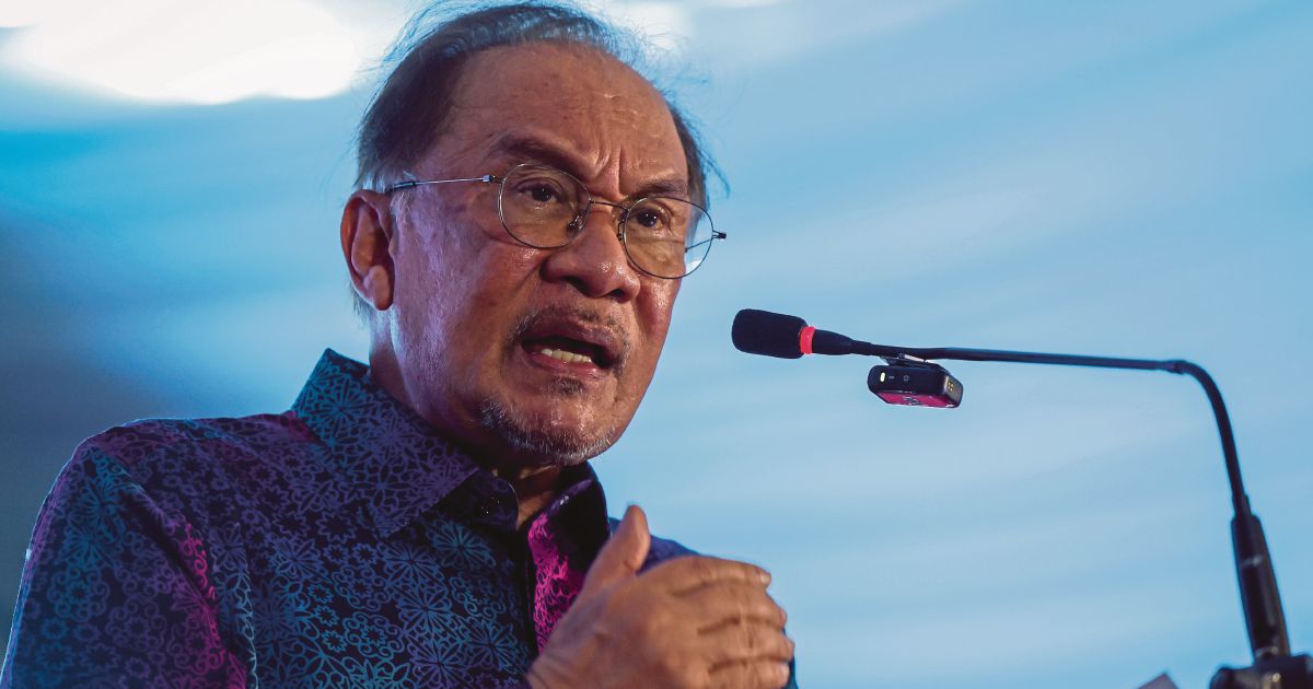 Anwar Redirects Focus from His Absence to Tabung Haji Inquiry Debate