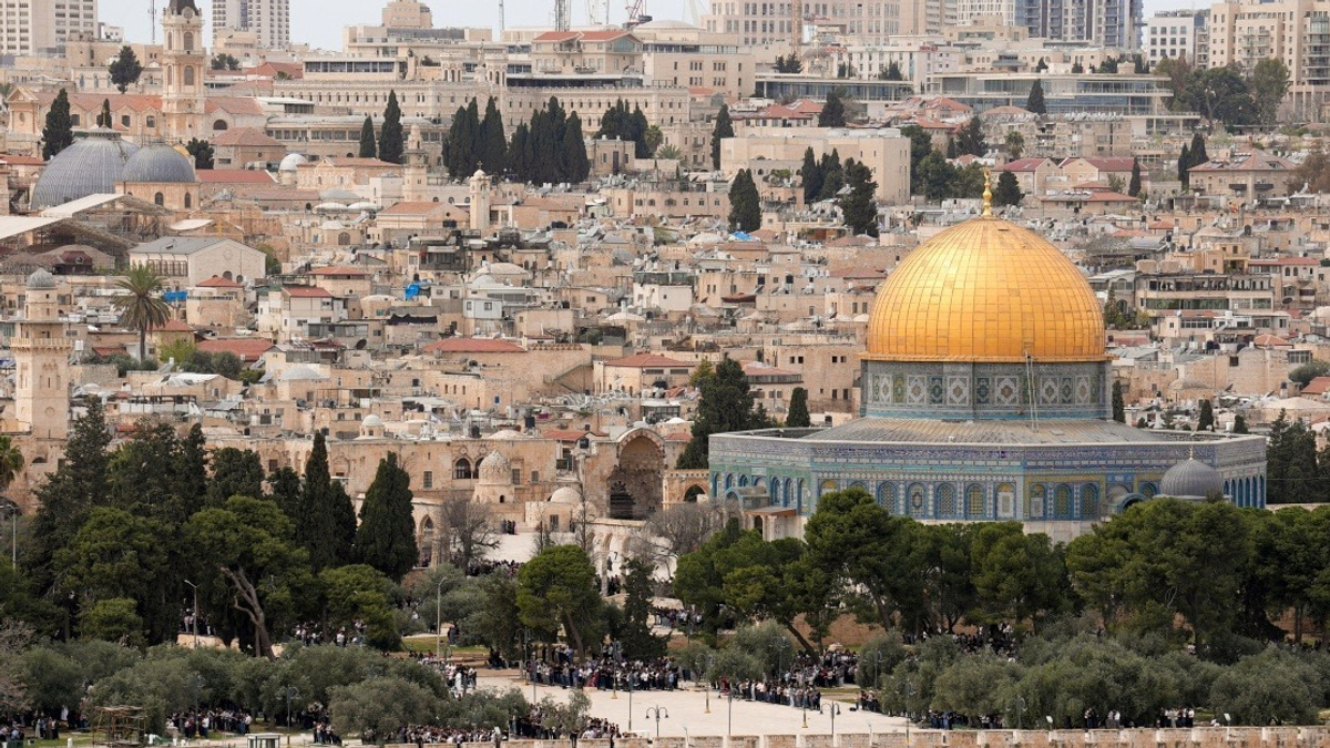 Israeli Visitors to Al-Aqsa Compound Spark Tensions as Tisha B'Av Commemorations Continue
