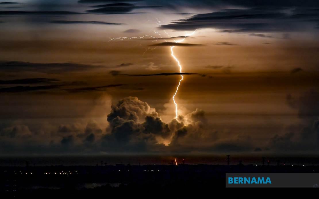 Thunderstorms and Heavy Rain Alert Issued for Four States Until Midnight