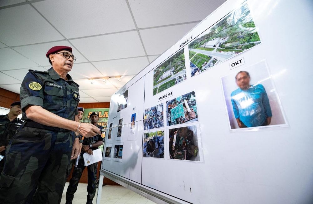 GOF Seizes RM9.39 Million in Illegal E-Waste During Ipoh Raids, 14 Detained