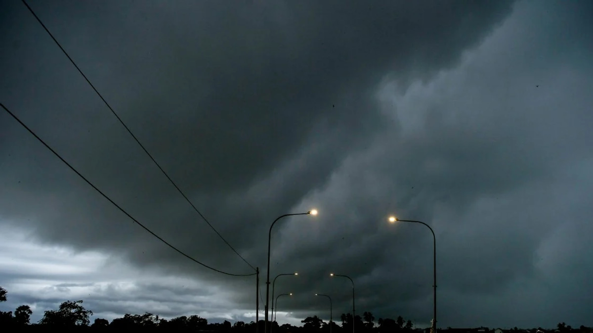Thunderstorms and Heavy Rain to Persist Across Malaysia Until Evening