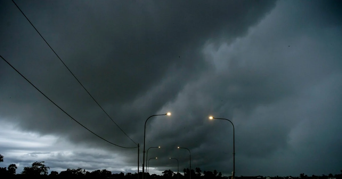 Thunderstorms and Heavy Rain to Persist Across Malaysia Until Evening