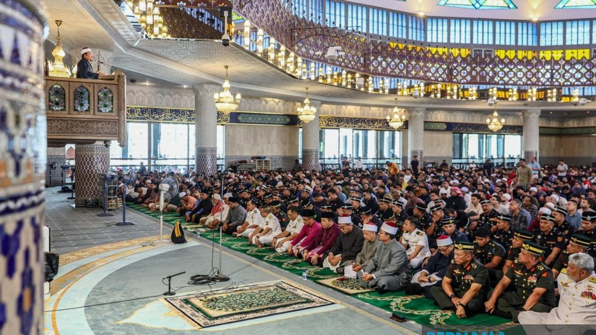 Integrity of People and Leaders Vital to Nation's Defence, Says Masjid Negara Imam