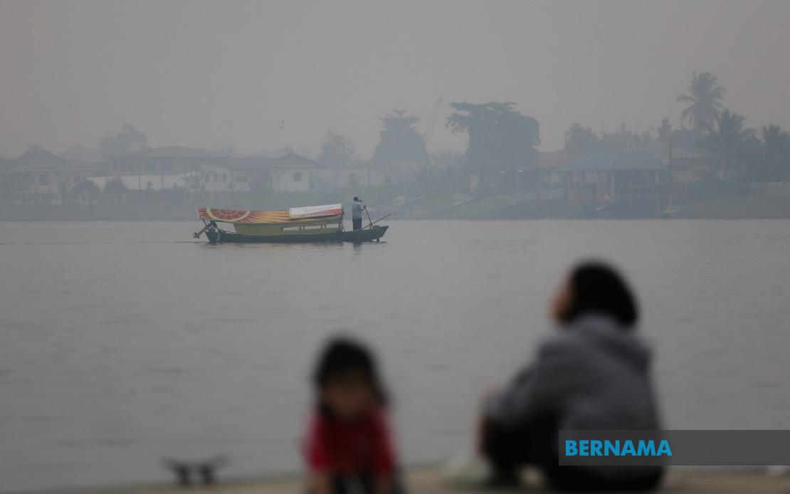 Cloud Seeding Targets High-Pollution Areas as Malaysia Battles Haze and Water Shortages