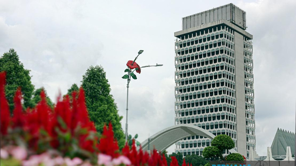 Parliament Reconvenes Monday with Constitutional Amendments and Road Safety Reforms on Agenda