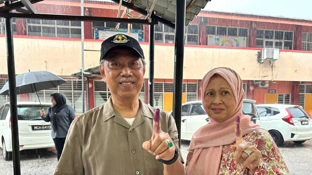 Muhyiddin targets 70% turnout in Johor polls despite wet weather hampering voting
