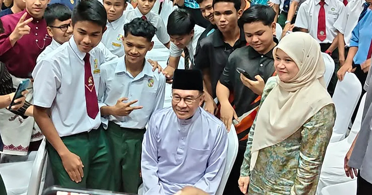 Anwar Ibrahim urges Malaysian students to resist toxic political culture and uphold integrity