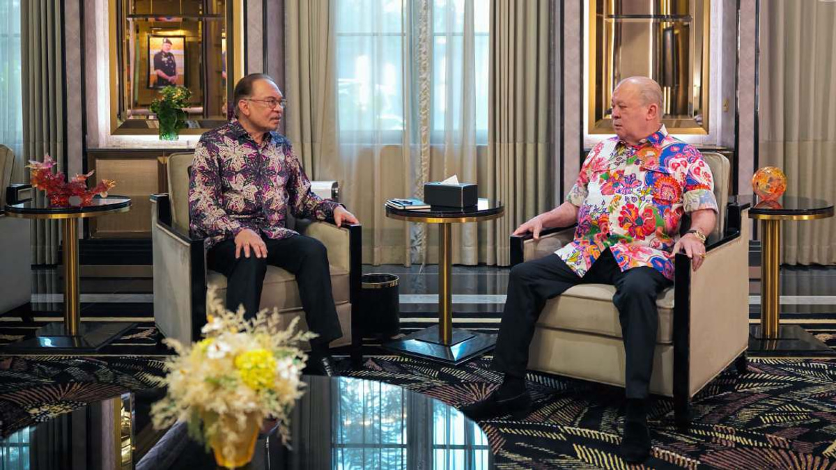 King Ibrahim meets PM Anwar on eve of Malaysia's 69th National Day