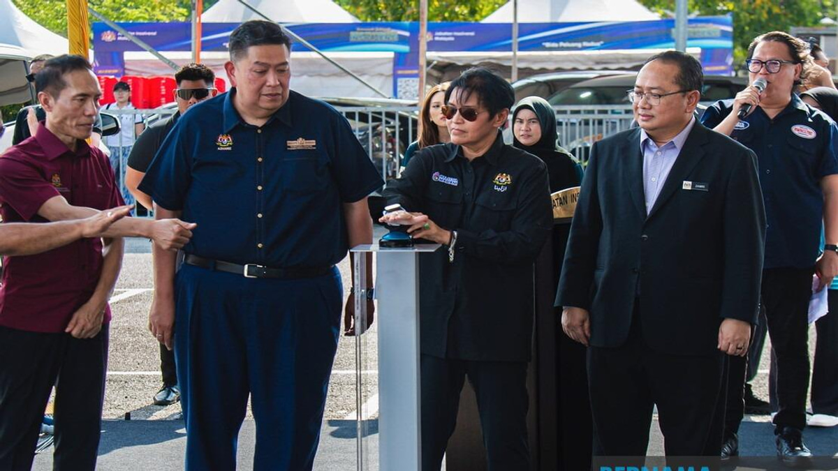 Azalina Makes Case for BN Continuity Ahead of Johor State Election