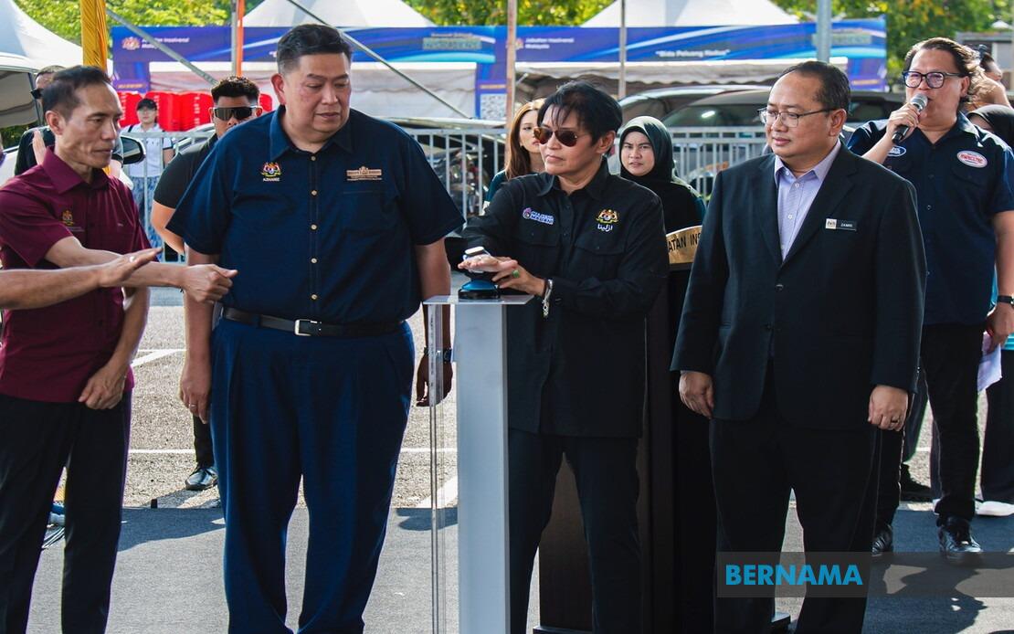 Azalina Makes Case for BN Continuity Ahead of Johor State Election