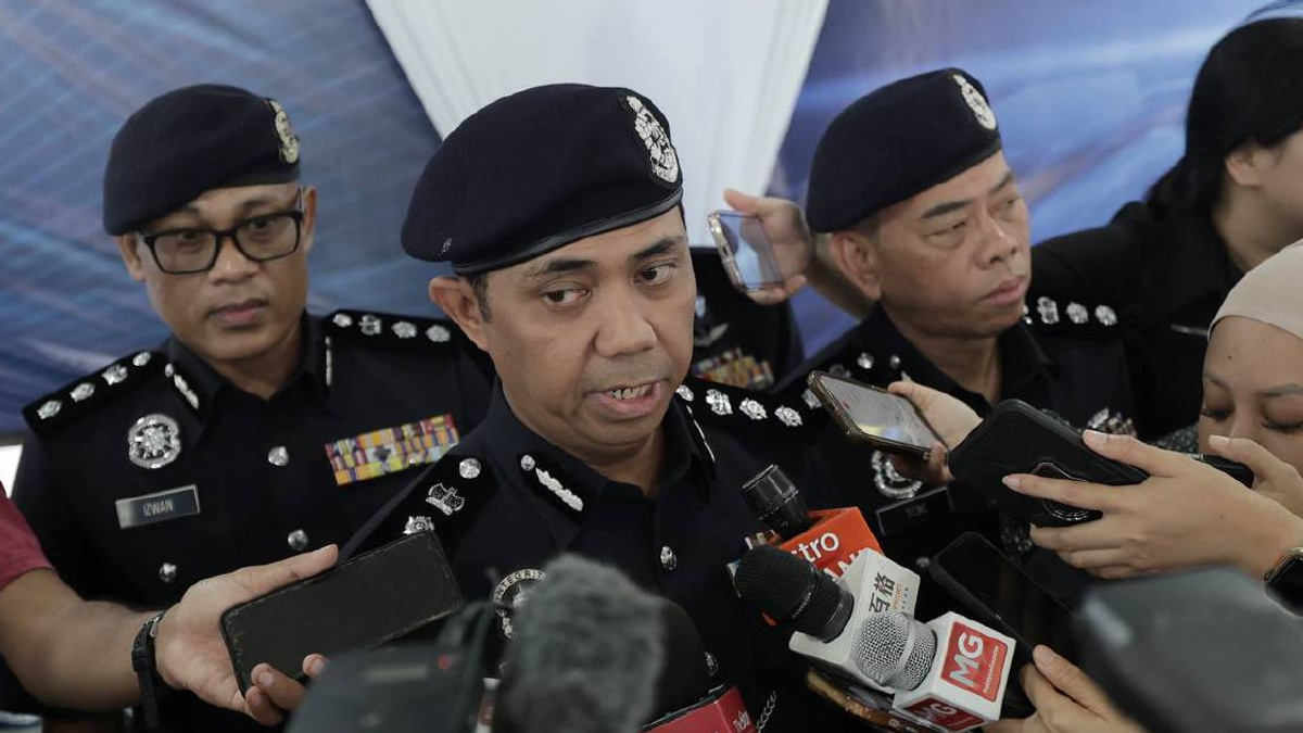 Multiple students arrested after violent clash injures teenager and father outside Seri Kembangan school
