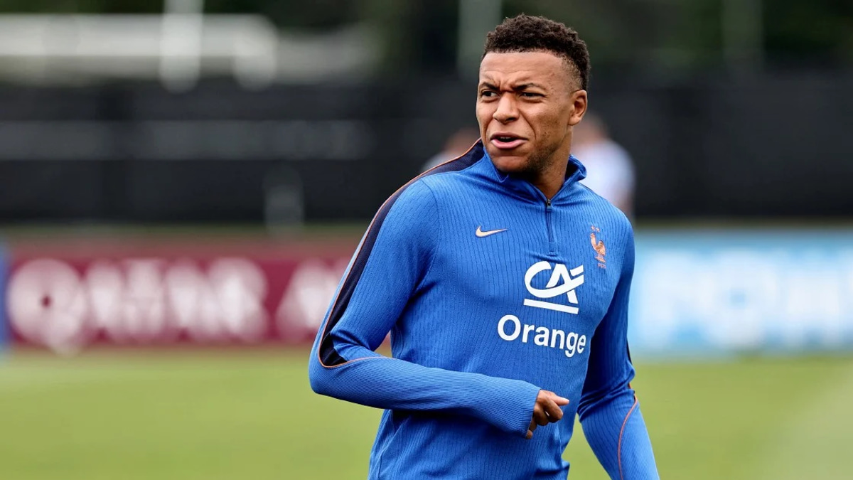 Paris prosecutors investigate Paraguayan legislator's controversial Mbappé comments